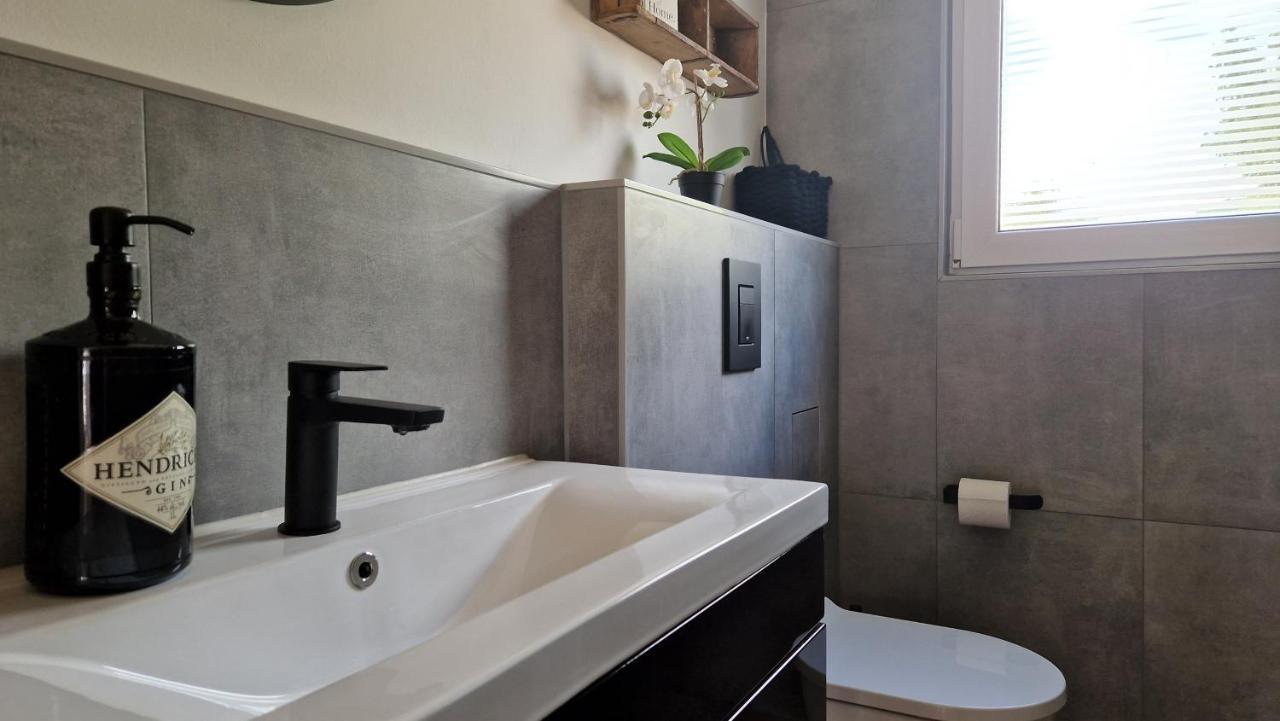 Ferienhaus Seeoase - 70Qm - Kamin -Terrassen - Parkplatz - Badestelle Fusslaeufig ヨーアヒムスタール エクステリア 写真