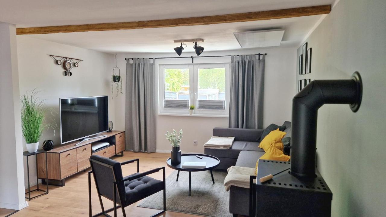 Ferienhaus Seeoase - 70Qm - Kamin -Terrassen - Parkplatz - Badestelle Fusslaeufig ヨーアヒムスタール エクステリア 写真